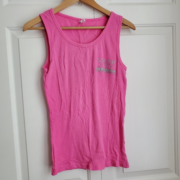 Two available Anvil tank tops - Picture 2 of 7